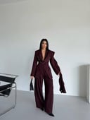 کت و شلوار زنانه با جزئیات شال به رنگ آلو
