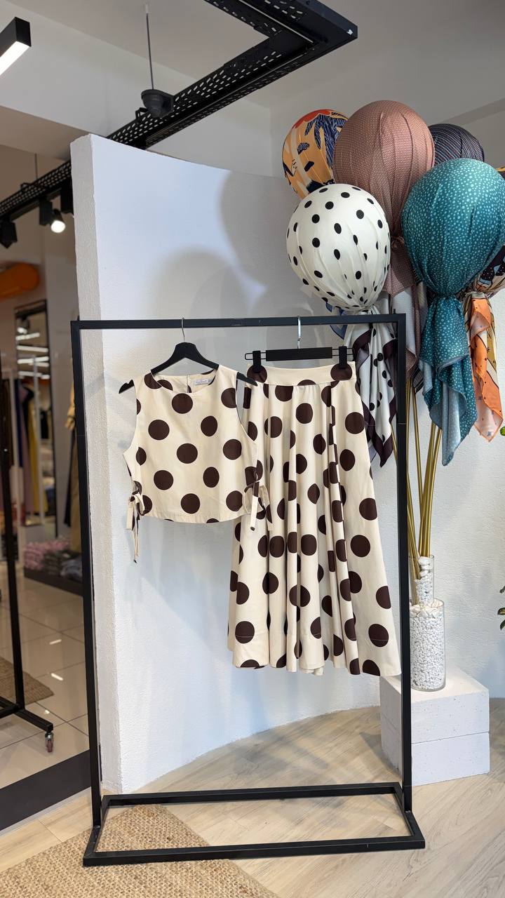 Cream & Rouge Women Clothing