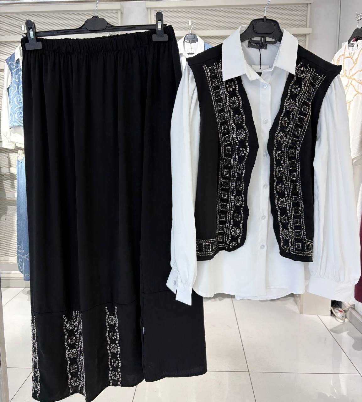 Misallos Women Clothing - MTVR-8680C6A3