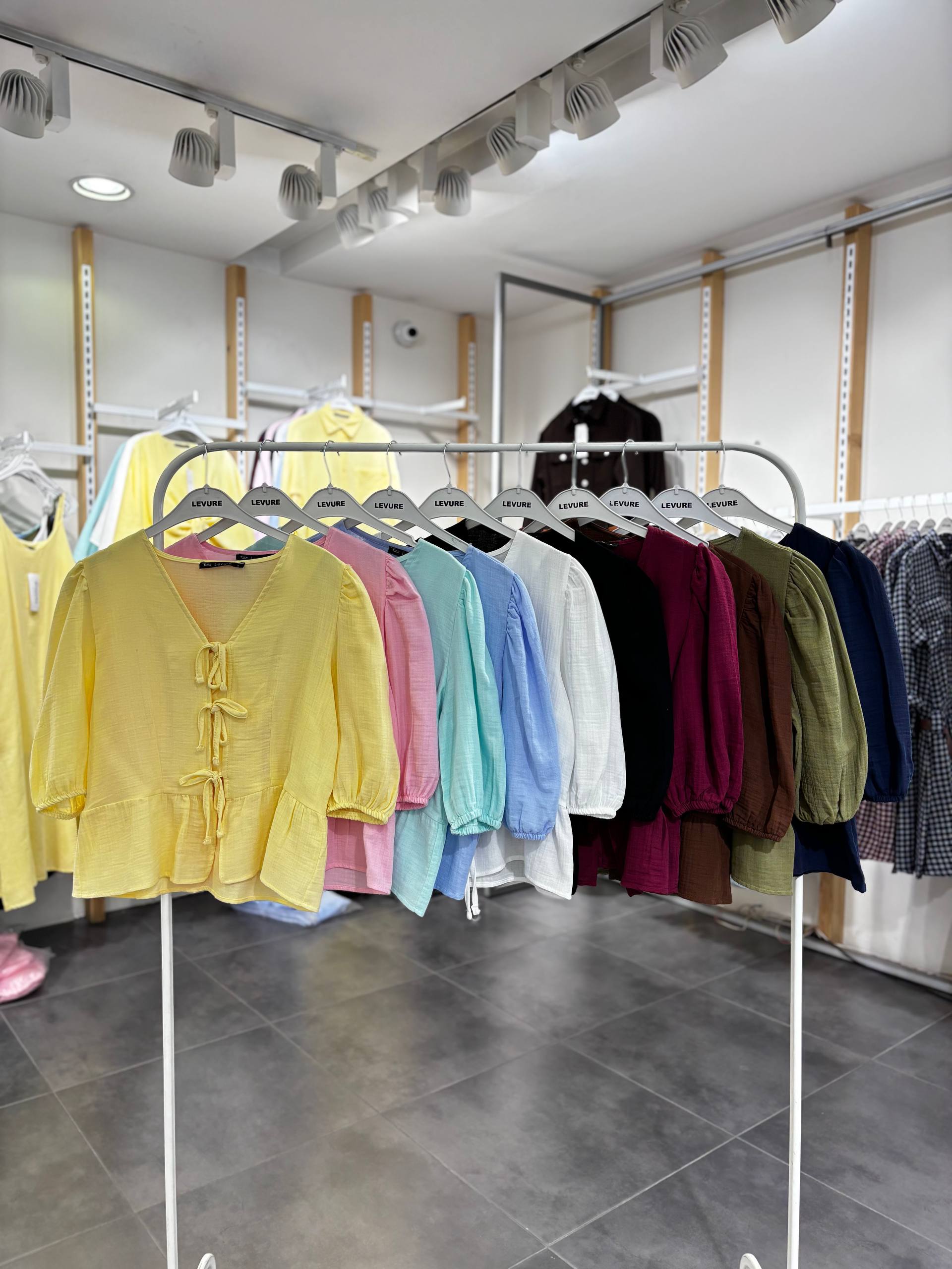 Levure Women Clothing - MTVR-BC231F8C