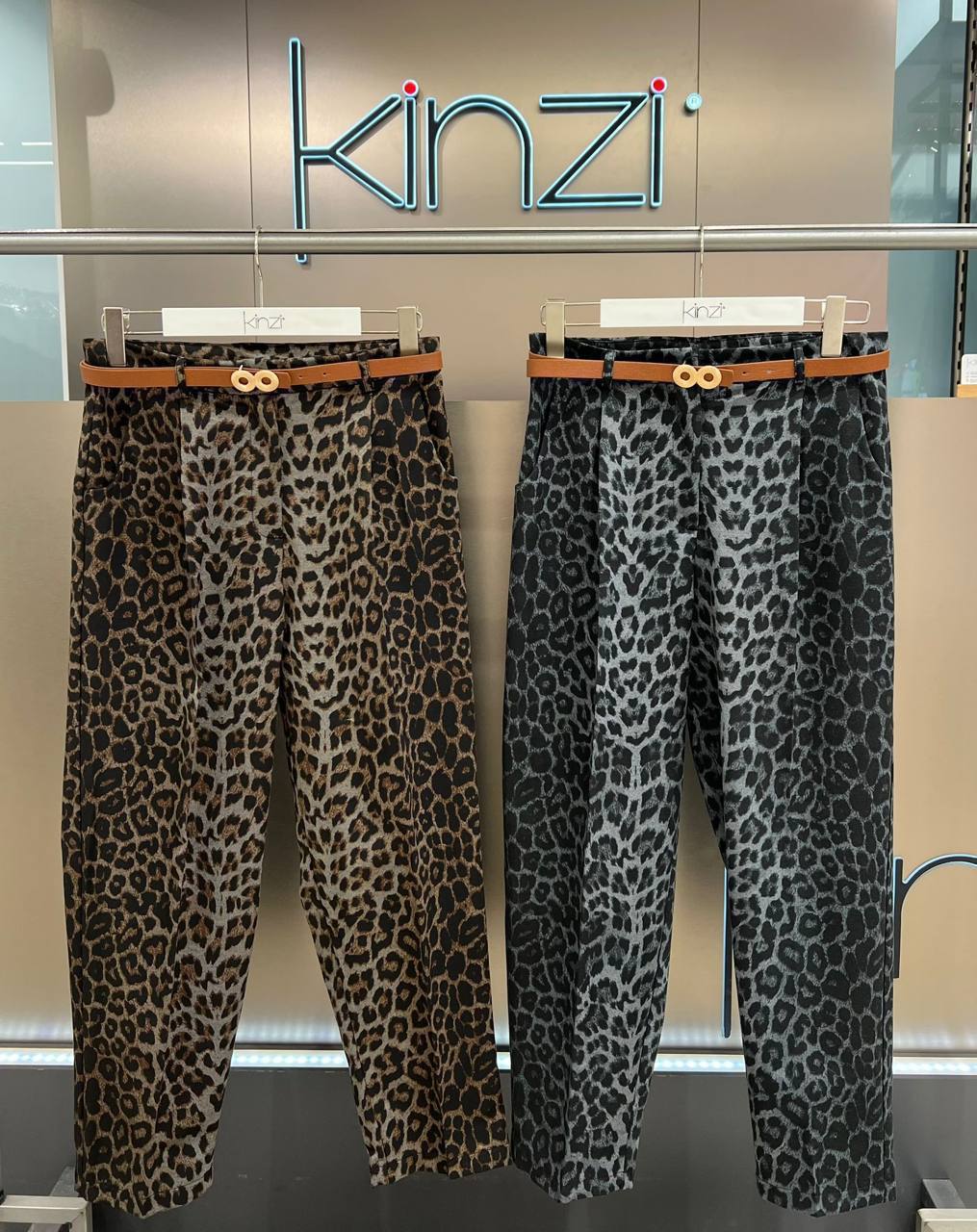 Kinzi Frauen Bekleidung