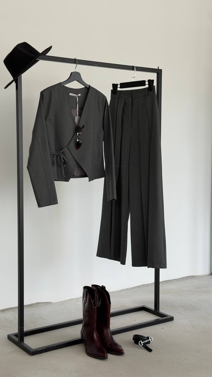 Cream & Rouge Women Clothing