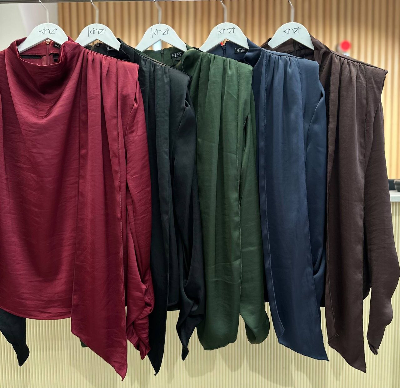 Kinzi Femme Vêtements