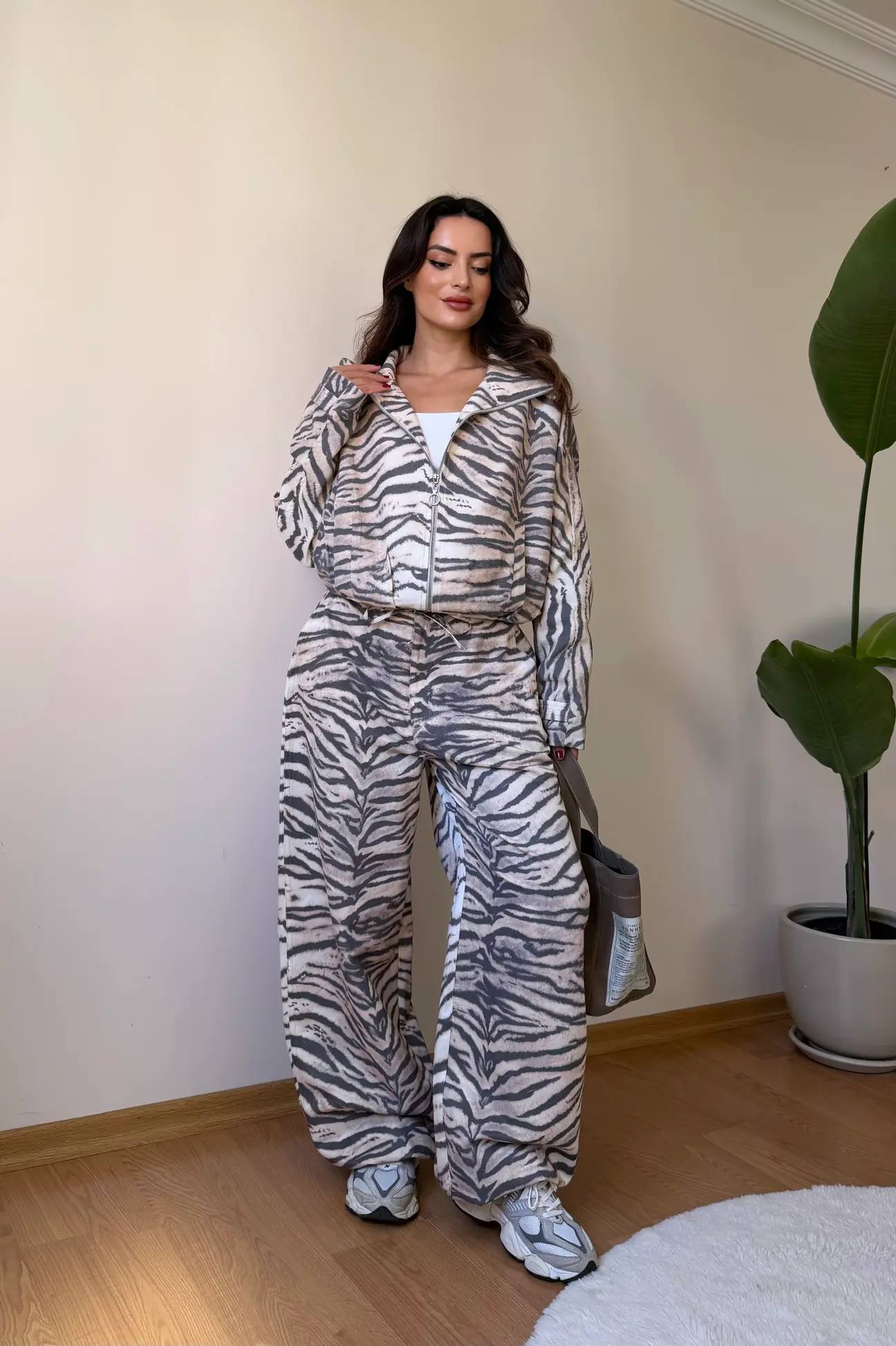 Kinzi Women Clothing