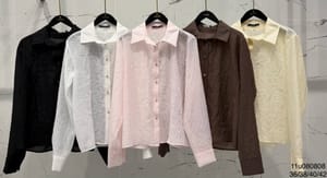 Camicia con Texture Stropicciata e Dettagli Bottoni Oro