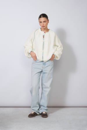Nisan Femme Vêtements - MTVR-B3D6F7C8